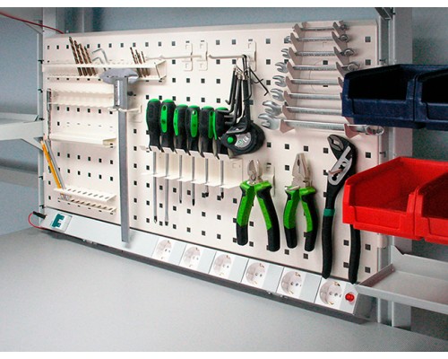 Модули с металлическими полками для хранения инструмента в гараж